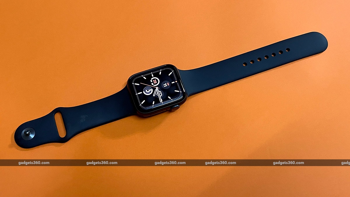Apple Watch SE cover 1607689627497.jpg