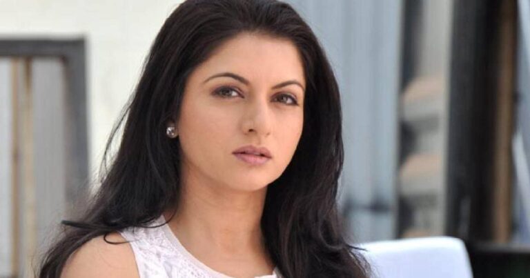 Bhagyashree 6 2025 04 11e3027b90b8fa0ca0a8a4541a80f130 16x9.jpg