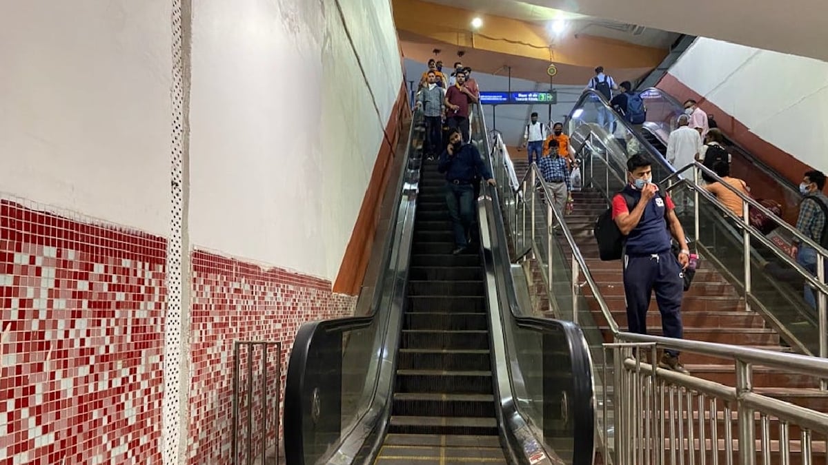 delhi metro fb 1634626514405.jpg