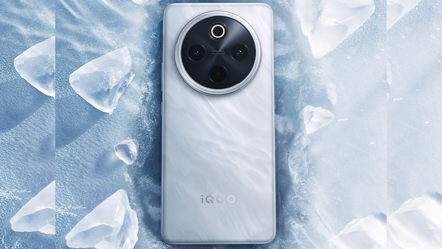 iqoo z10 glacier silver 1742901133220.jpg