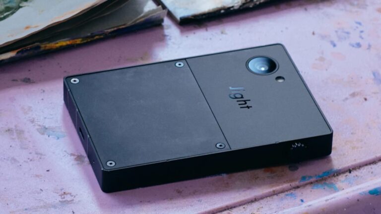 light phone 3 1743164909542.jpg
