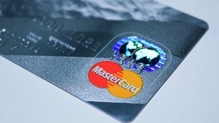mastercard pixabay Alina Kuptsova large 1649743954021.jpg