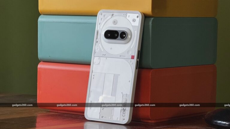 nothing phone 3a design glass back gadgets 360 1742212169925.jpg