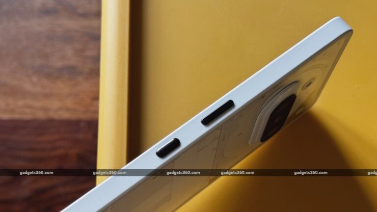 nothing phone 3a dessign essential key gadgets 360 1742212245777.jpg