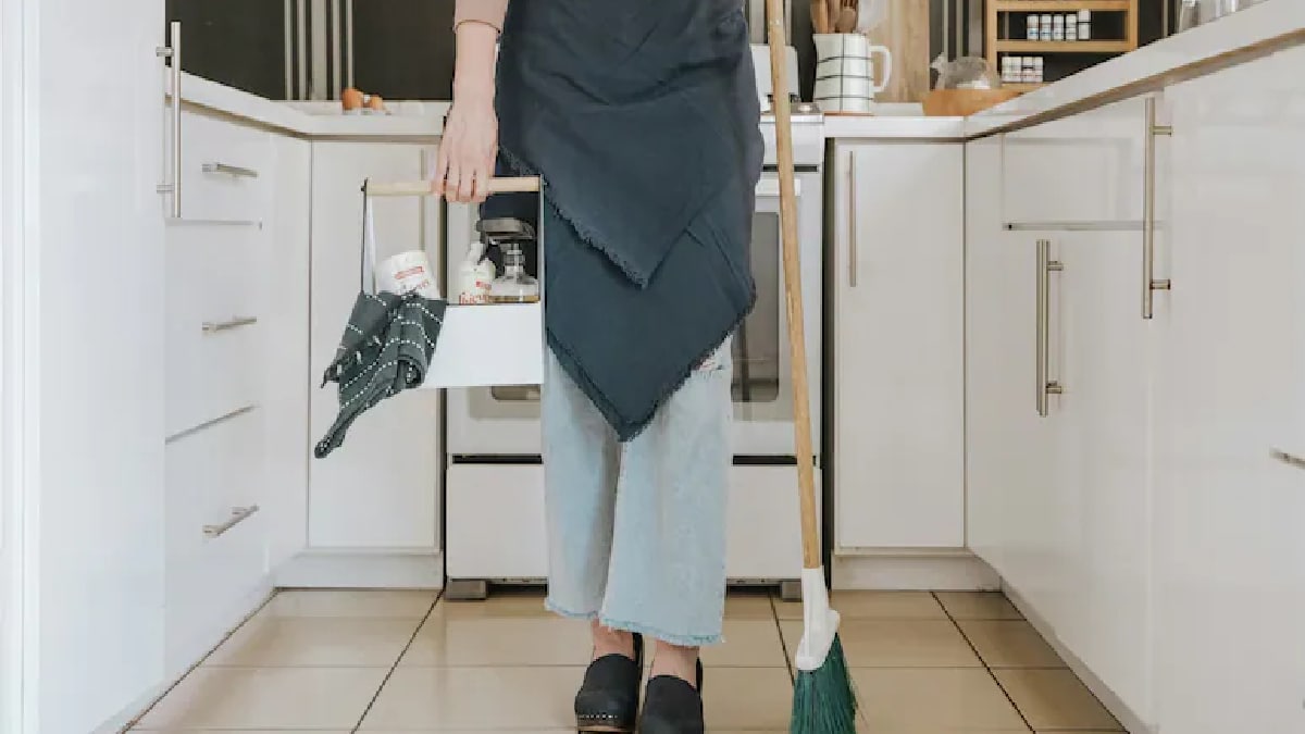 u7jj24tg insta maid 625x300 16 March 25.jpg