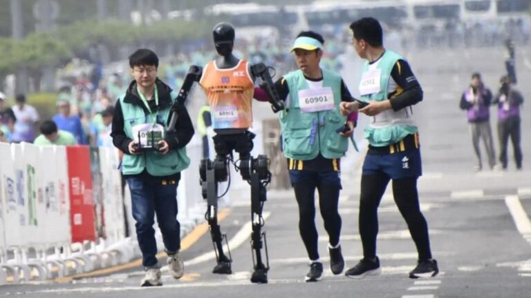V4f7qi68 humanoidmarathon 625x300 21 april 25.jpg