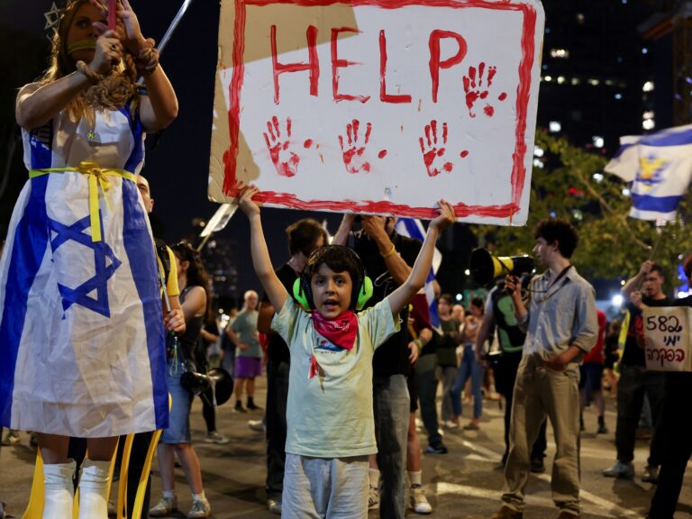 2025 05 10T173750Z 1659904740 RC25FEAFZIQD RTRMADP 3 ISRAEL PALESTINIANS HOSTAGES PROTESTS 174689912.jpeg