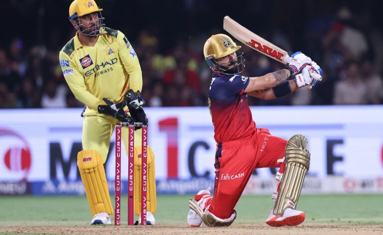 4flkhv1 virat kohli ms dhoni 625x300 10 May 25.jpg