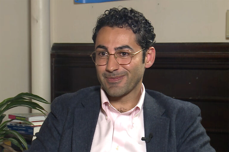 mohsen mahdawi interview al jazeera kristen saloomey 1746820436.jpg