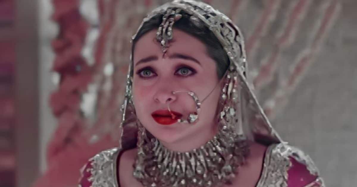 karishma kapoor 2025 06 8d23239fcea7697487bf08fd78809959 16x9.jpg