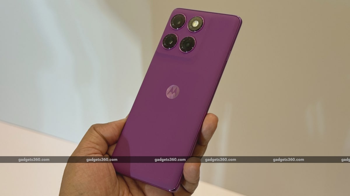 motorola edge 60 pro main big gadgets 360 1745574514140.jpg