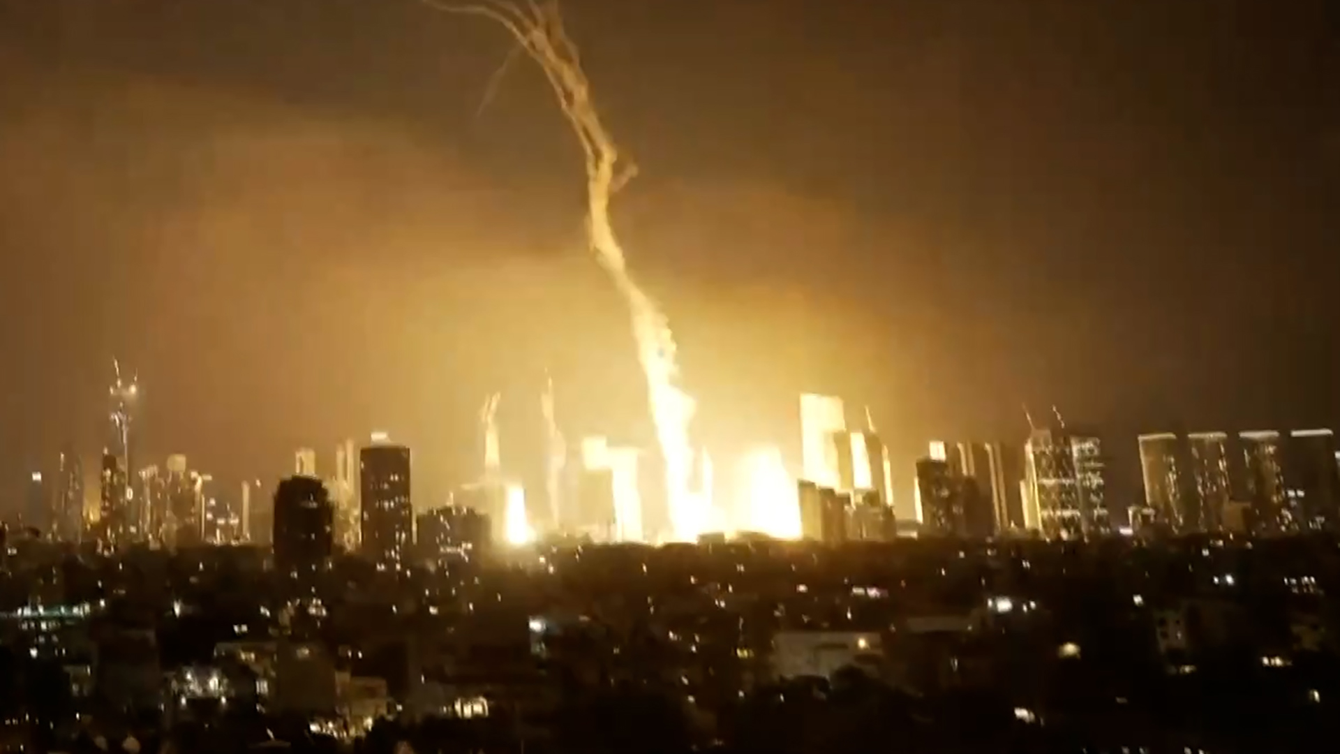 tel aviv hit iranian retaliation 1749840452.jpg