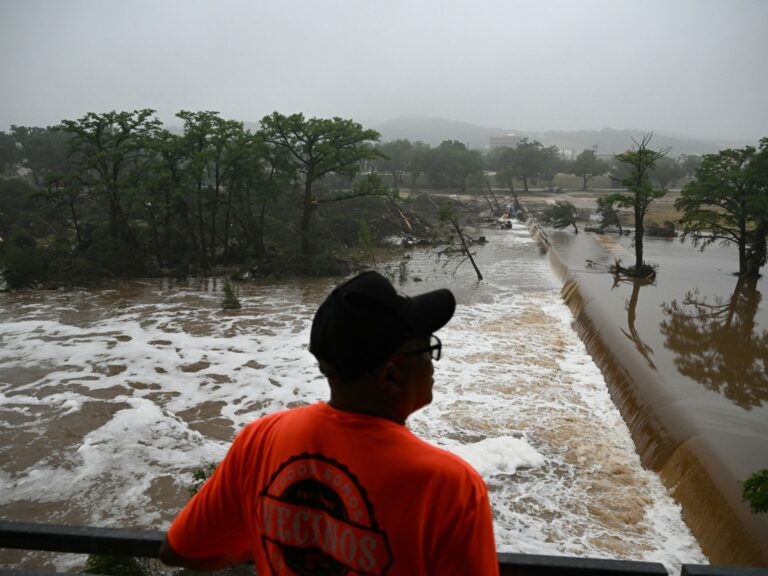 AFP 20250705 64VC2HH v1 HighRes UsWeatherFlood 1751728544.jpg