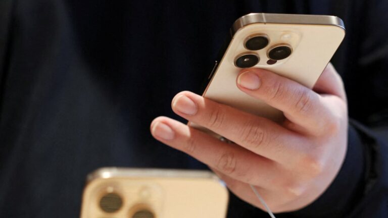 iphone reuters 1746011269621.jpg