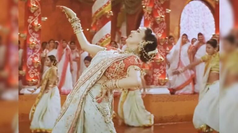 madhuri 9 2025 09 93f1d9fc0ce9cc919d69a50dc4fcd366 3x2.jpg